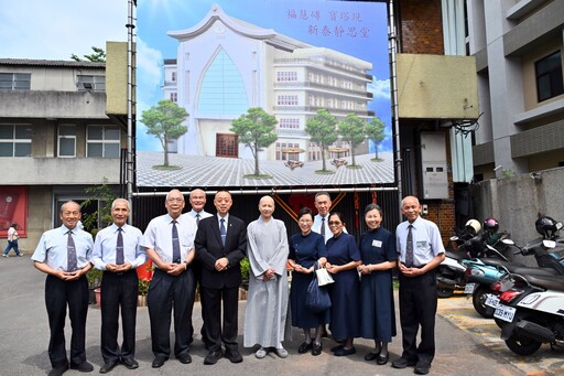 新泰聯絡處社區浴佛 民眾虔誠祈福迎佛誕