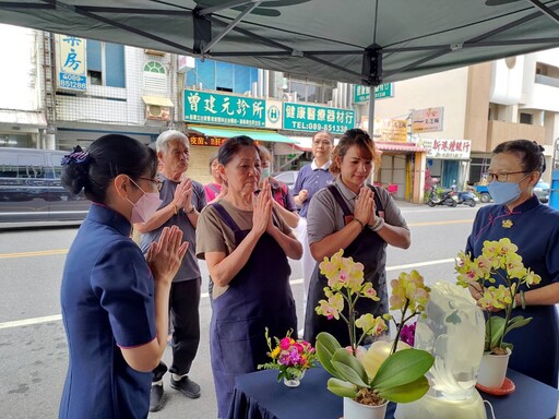感恩五月 浴佛祈福走入台東市集與街頭