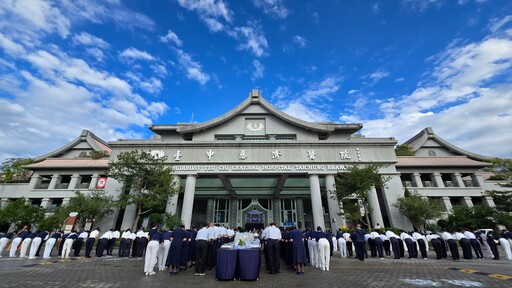 臺中慈院浴佛場地佈置降甘霖 祈願法雨潤蒼生