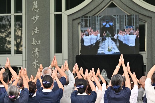 臺中慈院浴佛場地佈置降甘霖 祈願法雨潤蒼生