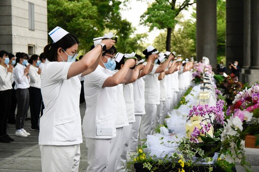 大林慈院舉辦慈濟59周年浴佛 虔誠祈禱天下無災難