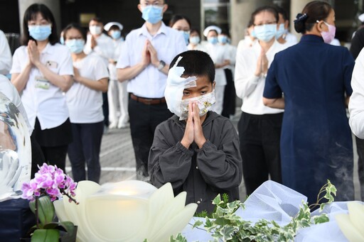 大林慈院舉辦慈濟59周年浴佛 虔誠祈禱天下無災難
