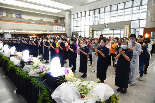 大林慈院舉辦慈濟59周年浴佛 虔誠祈禱天下無災難