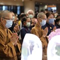 臺南靜思堂浴佛 近二千民眾風雨中前來遇佛歡喜