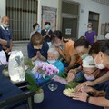 嘉義安養院行動浴佛 長者感受母親節溫馨