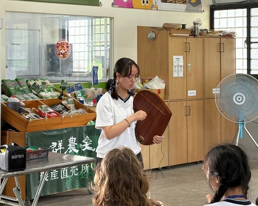 臺南慈中與成大外籍生食農體驗玩「粽」藝