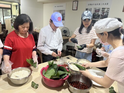 端午清水白粽飄香 新住民創意包粽添「宜」味