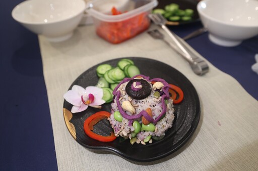 端午新食尚 花蓮慈院「蔬喜蛋糕」上桌