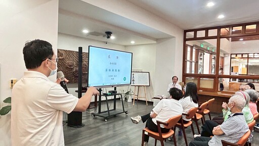 慈大講座 邀尤巴斯・瓦旦分享創作歷程