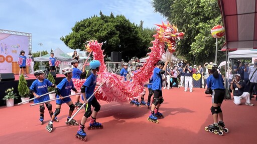 苗栗慈濟在竹南運動公園辦愛心園遊會