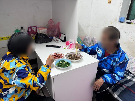 展望會特況扶助金 助琪琪祖孫走出困境