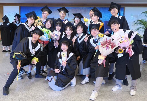 慈大113學年度畢業典禮 祝福畢業生勇敢追夢