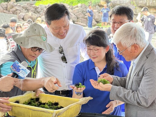 致力海洋永續 新北市府攜手產官學放流海洋生物