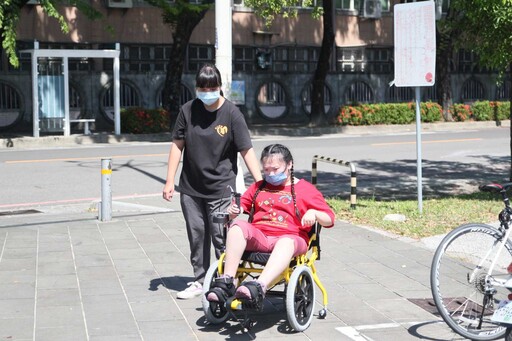 岡山障福導入腳踏式輪椅 助障礙者融入社區生活