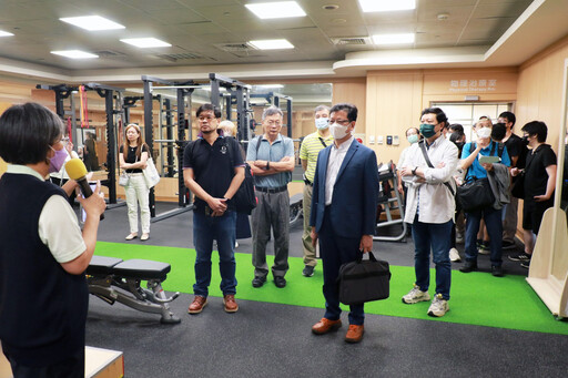 中科大師生參訪台中慈院 攜手創新智慧健康照護