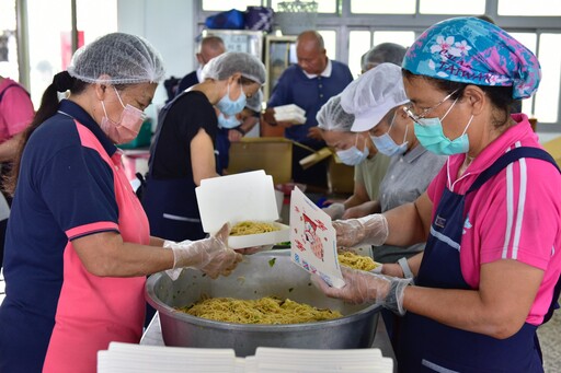 臺南北門丹娜絲風災後 慈濟持續熱食供餐