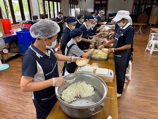 臺南北門丹娜絲風災後 慈濟持續熱食供餐