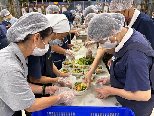 丹娜絲風災 慈濟陸續提供熱食便當親送災區