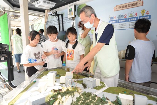 慈濟環保教育車參與嘉市科學168教育博覽會
