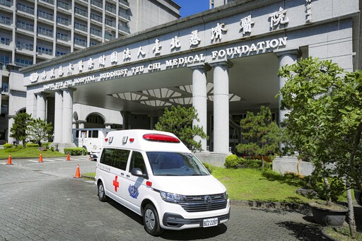化愛為行 郭來福先生慨捐救護車予台北慈院