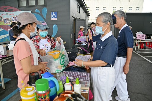 宜蘭慈濟參加五結免廢市集 民眾踴躍二手交換
