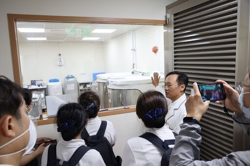 檳城人醫會取經花慈 驚豔創研能力及中西醫合療