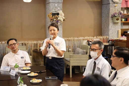 檳城人醫會取經花慈 驚豔創研能力及中西醫合療