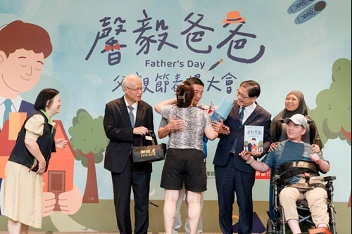 跨越陰霾溫暖前行 犯保協會表揚「馨毅爸爸」