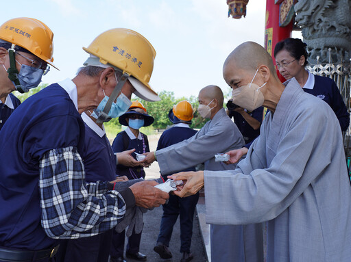 趕在楊柳颱風前 慈濟北門修繕與時間賽跑