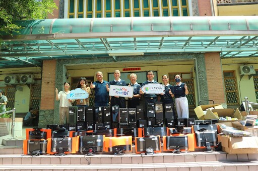 慈濟、工研院與竹風起重 捐贈再生電腦助力華光服務