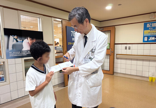 摘除罕見大型血管瘤 大林慈院為柬埔寨孩童慶新生