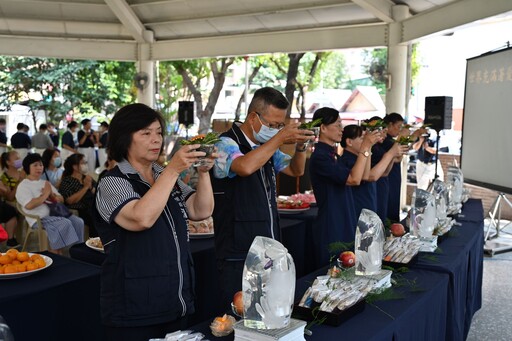 公園辦七月吉祥月祈福 里長供齋共善護生