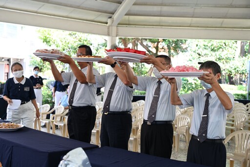 公園辦七月吉祥月祈福 里長供齋共善護生