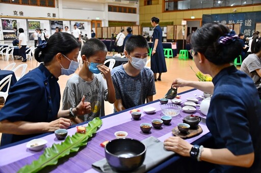 宜蘭慈濟舉辦中秋活動 邀照顧戶親子同樂