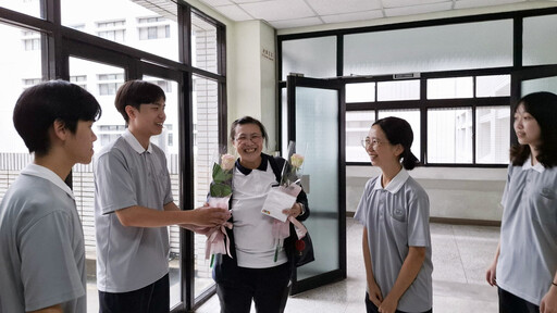 以生命為教材 慈大醫學生教師節感恩無語良師