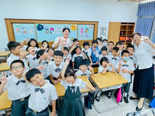 花蓮慈大附小 AI創意傳情意 教師節滿載感恩
