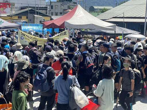 慈濟啟動光復災情清掃 已有1萬2千位「鏟子超人」參與