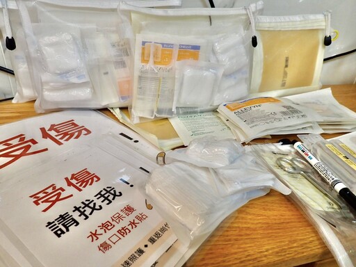 花慈行動傷口照護小組 守護災民和鏟子超人