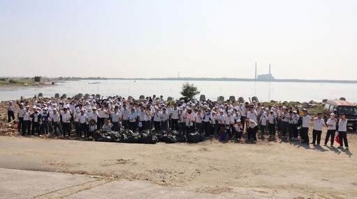 臺南慈中的青春 用行動為沙灘留下最乾淨的足跡