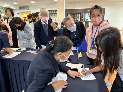 苗栗慈濟頒發新芽獎學金 為逆境學子注入希望