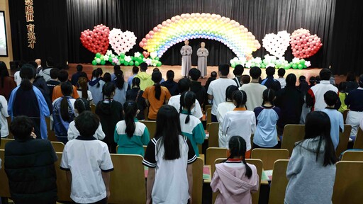 花蓮慈濟頒發新芽獎學金 近8百位學子獲獎