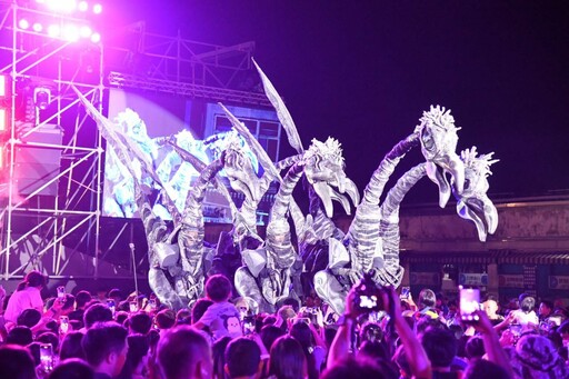 2025花蓮國際藝術節 荷蘭劇團《恐龍入侵》震撼登場