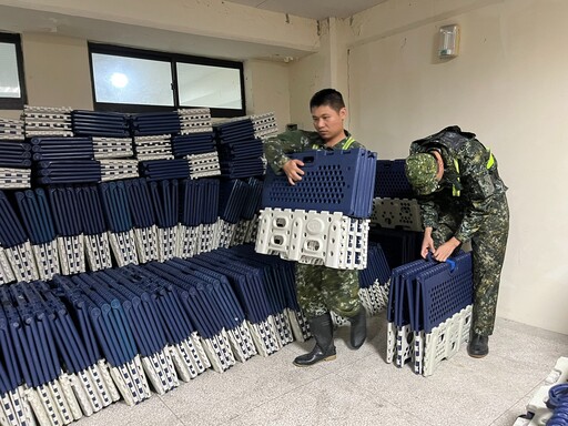 慈濟成立鳳凰颱風災害應變 200床福慧床由軍車載往光復