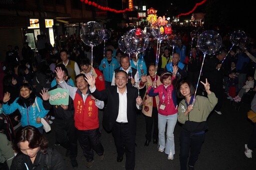 全台唯一移動花燈在竹縣丨千人齊聚踩街迎天穿