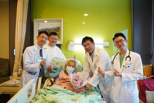 86歲乳癌阿嬤多重器官衰竭奇蹟生還丨醫護團隊合力創造康復奇蹟