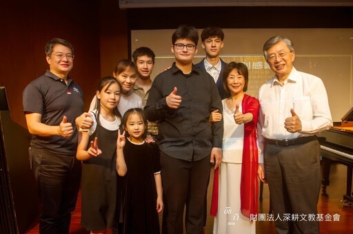 【夜市蔴油雞博士故事】台俄混血天才鋼琴家拉法葉(Rafael,曾紹洋)|天才琴韻譜寫北莫愛情故事
