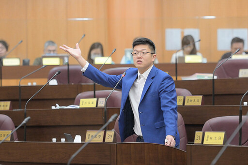 市府拆除向陽公園兒童遊具未復原｜市議員黃家齊：家長跟孩童都等不及了