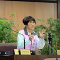 重陽敬老兩樣情！｜市議員黃婉如：桃園老者領便當 新北接送吃大餐