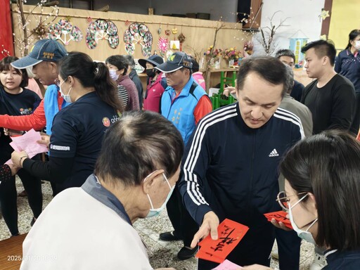 愛爾麗集團十年不間斷│常如山總裁發放敬老紅包溫暖旗尾長輩心