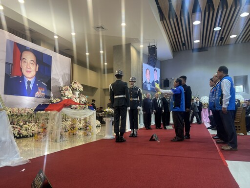 一代名將故 果芸上將丨空航技校友總會追聘為永久榮譽總會長